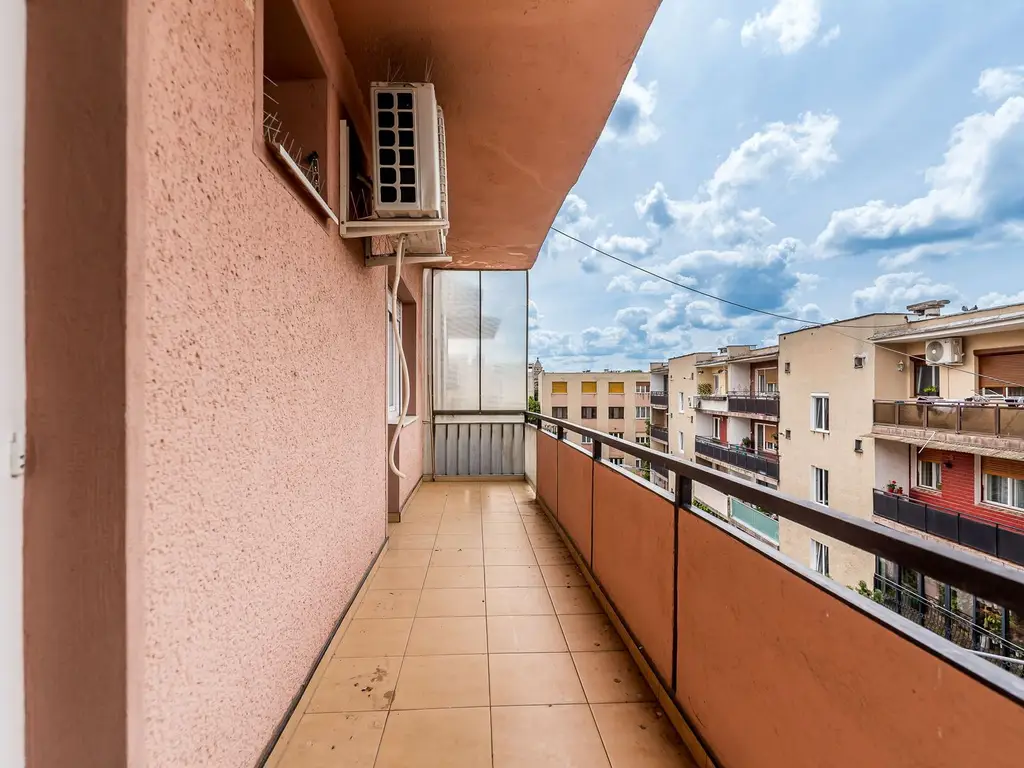 Apartament ultrafinisat la cheie cu 2 camere decomandat Piata Mica