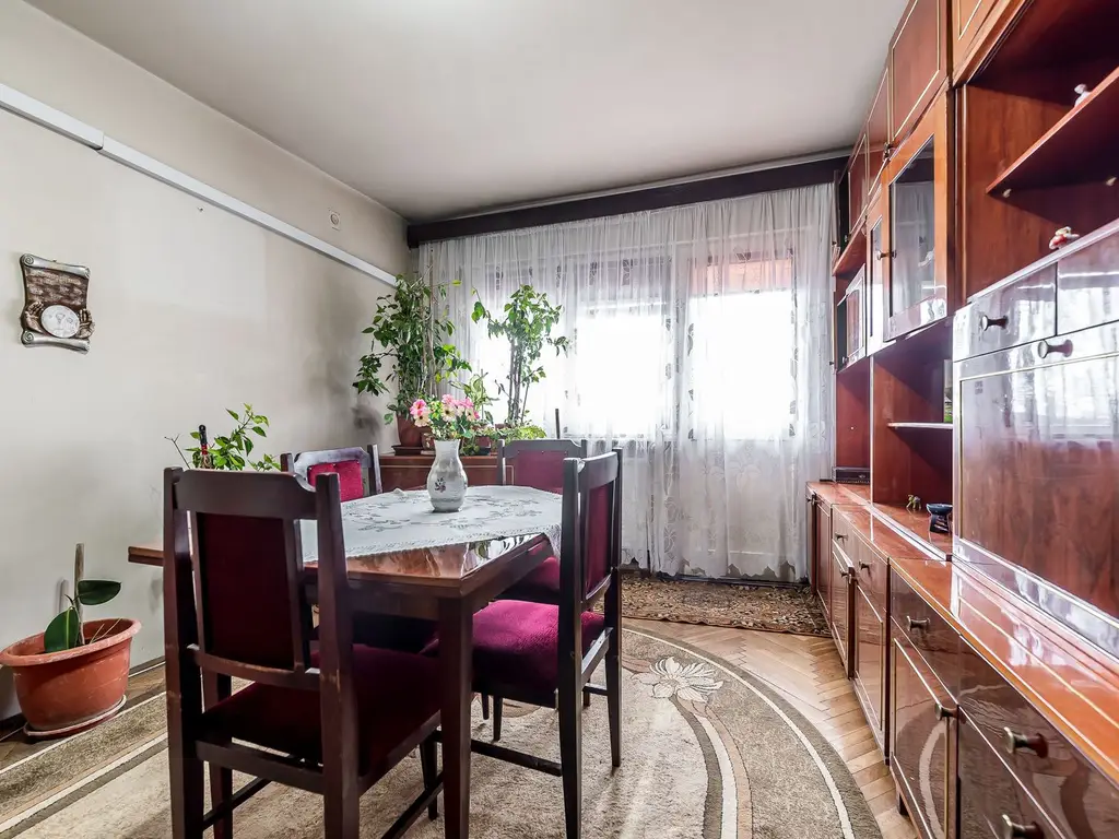 Apartament cu 4 camere decomandat cu vedere panoramica