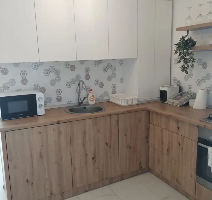 BRASADAS vinde ap 2 cam etaj 7/10 la Burdea