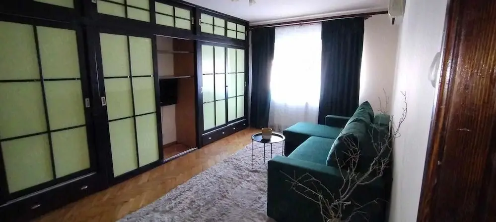 De inchiriat apartament 2 camere Piata Centrala, 430 euro