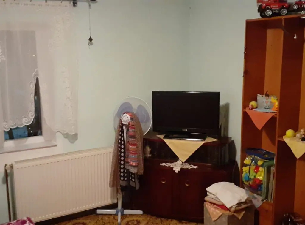 BRASADAS vinde ap 3 cam etaj 4/4 lângă Economic.
