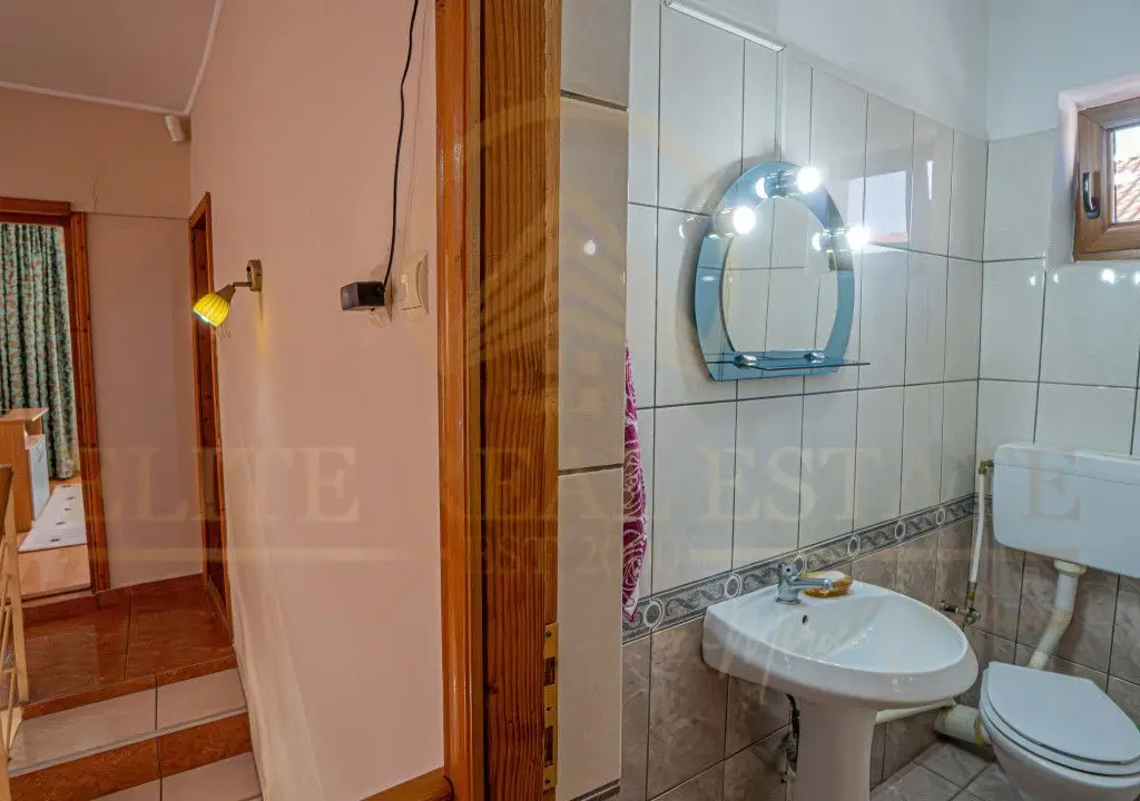 Agigea - Vila D+P+1E+M pe un teren de 772 mp cu o deschidere de 21,46 m.