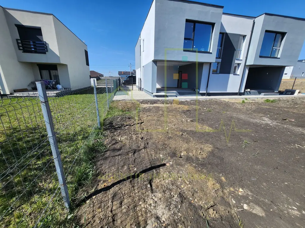 Apartament in Vila. Gradina proprie 150 mp. Terasa. 20.66
