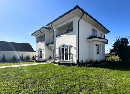 Vânzare casă 5 camere nouă elegantă și spațioasă în Hărman