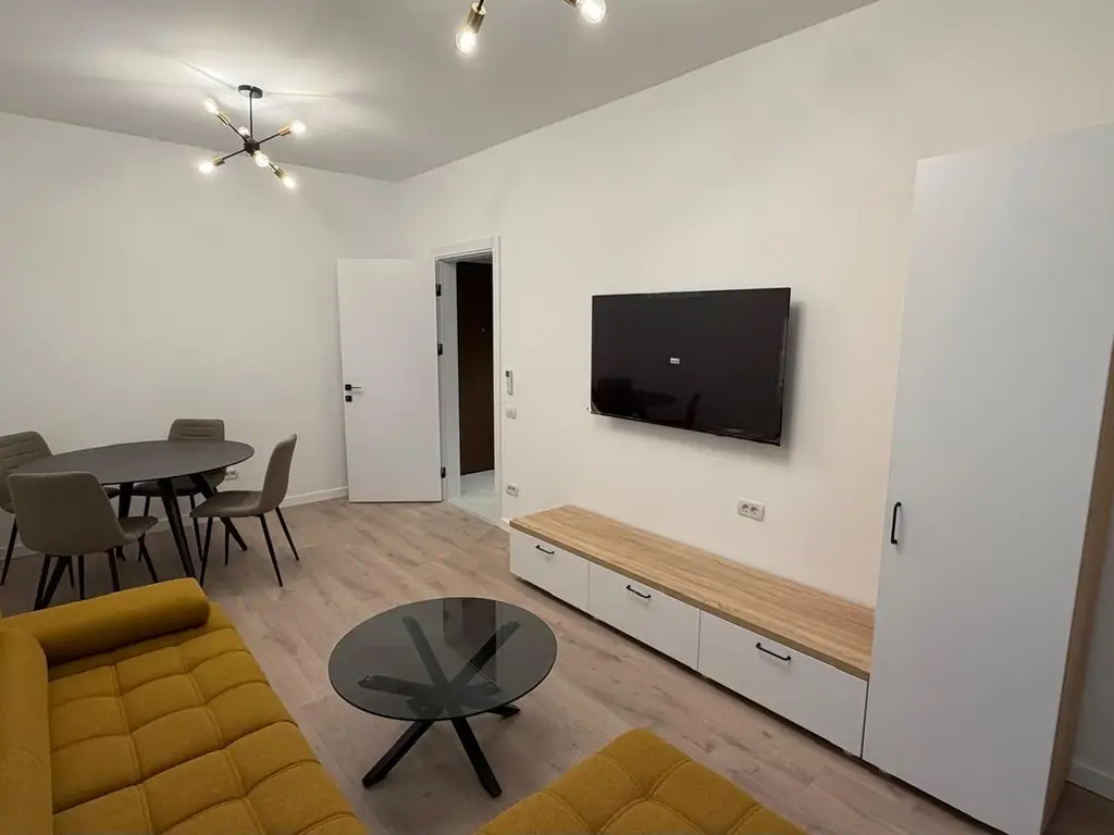 Apartament de Inchiriat - 2 Camere - 61 MP - Zona Grand Arena