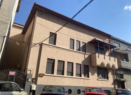 BRASADAS vinde casa pt locuit / afaceri zona ULTRACENTRALA.