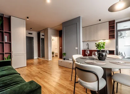 XCity Towers: 3 camere modern, etaj 2, living generos