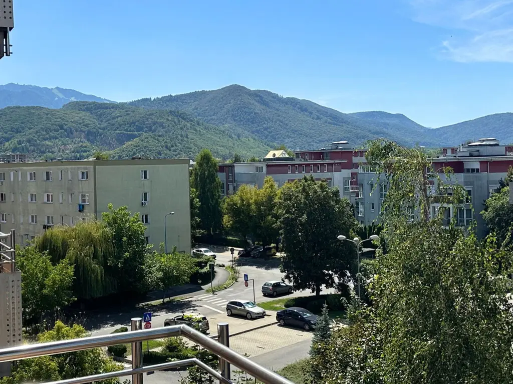 Apartament 2 camere mobilat și utilat cu vedere superbă spre Tâmpa