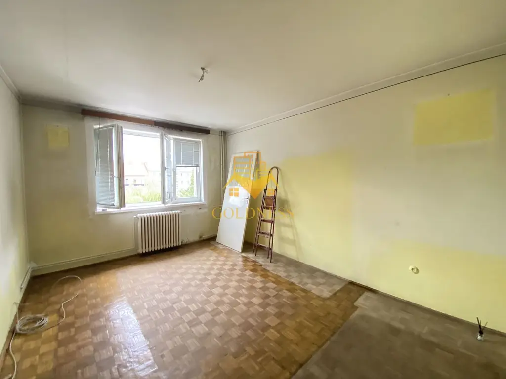 Apartament 2 camere decomandate orientat Sud, et 3/4, P-ta M. Viteazu!