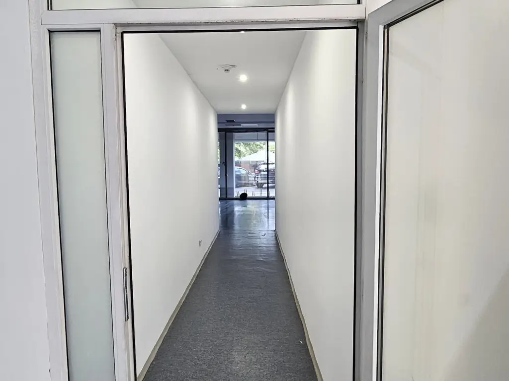 Pantelimon spatiu comercial 950 mp