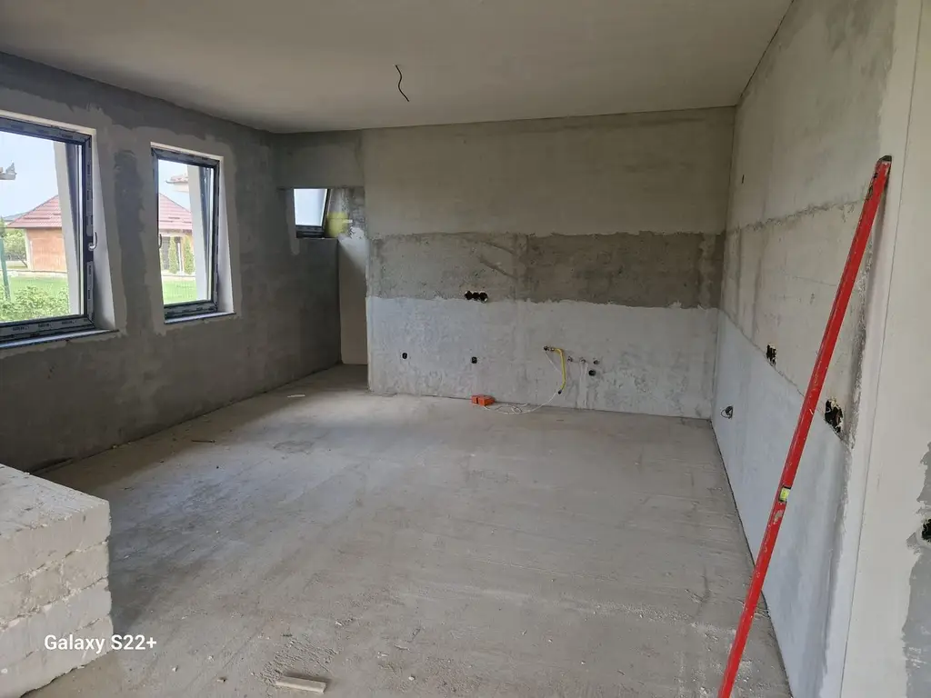 Ag EUROPA vinde casa NOUA individuala în MARTINESTI