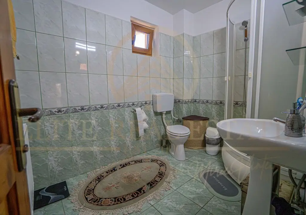 Agigea - Vila D+P+1E+M pe un teren de 772 mp cu o deschidere de 21,46 m.