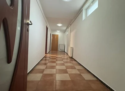 Casă de vânzare pe strada Sabarului