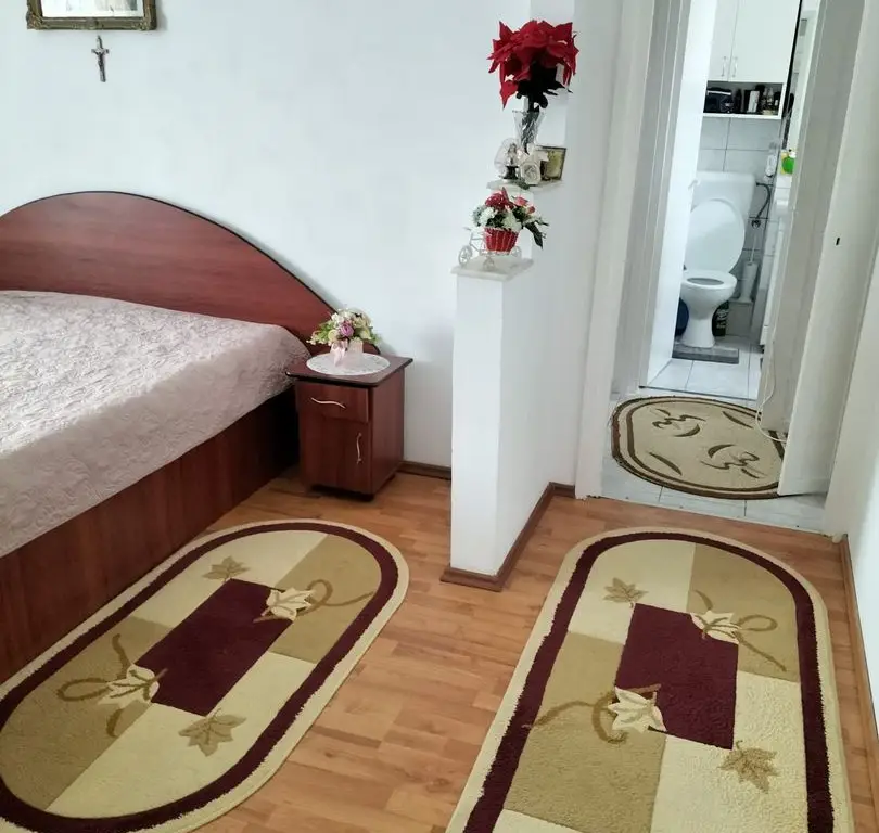 BRASADAS vinde ap 3 cam CARAMIDA 63mp etaj 4/4 in zona SOLIDARITĂȚII.
