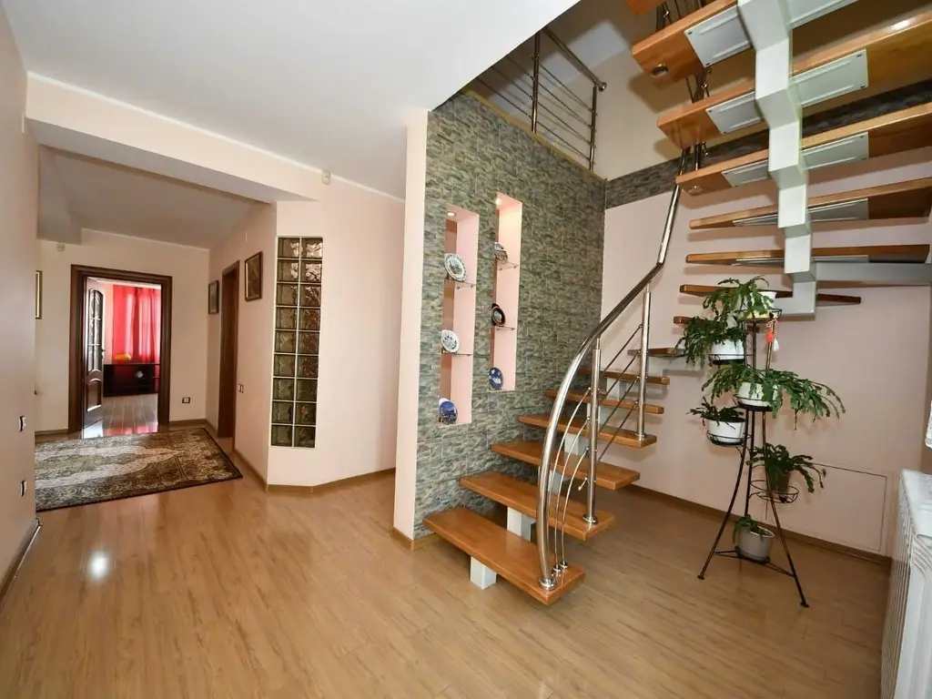 Casa de vanzare – zona Arcasilor, Galati - 280 mp utili - 275000 euro