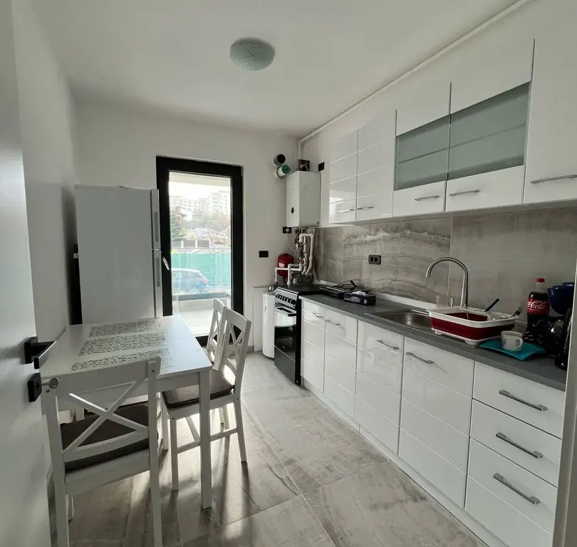 BRASADAS închiriază ap 2 cam etaj 2/5 ROKA RESIDENCE