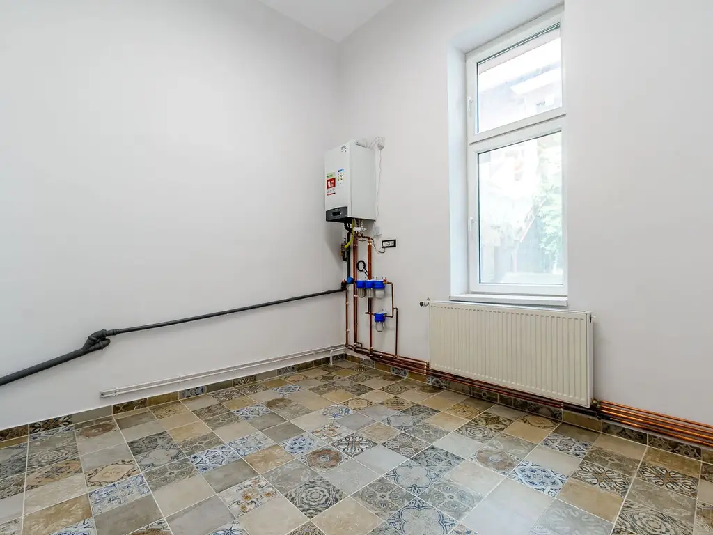 Apartament ULTRACENTRAL cu 3 camere, la cheie, renovat recent