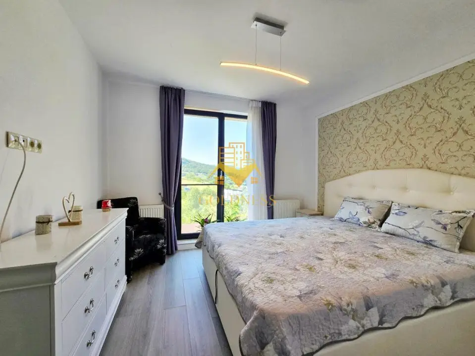 Casă modernă de vânzare, curte, 6 camere, parcare, Zona Vivo, Florești