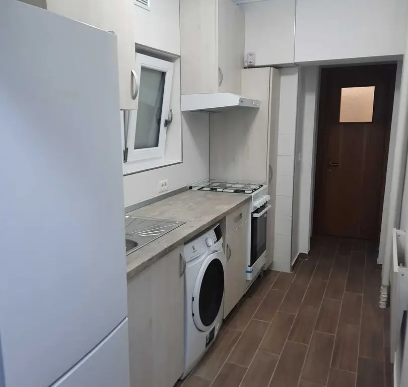 Ag BRASADAS închiriază ap 2 cam Et 3/9 50mp MAGHERU.