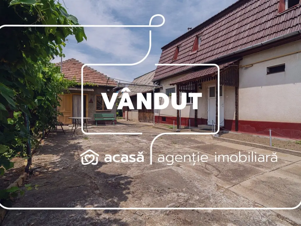 VANDUT! Casa 5 camere - teren 688 mp - Parneava - COMISION 0