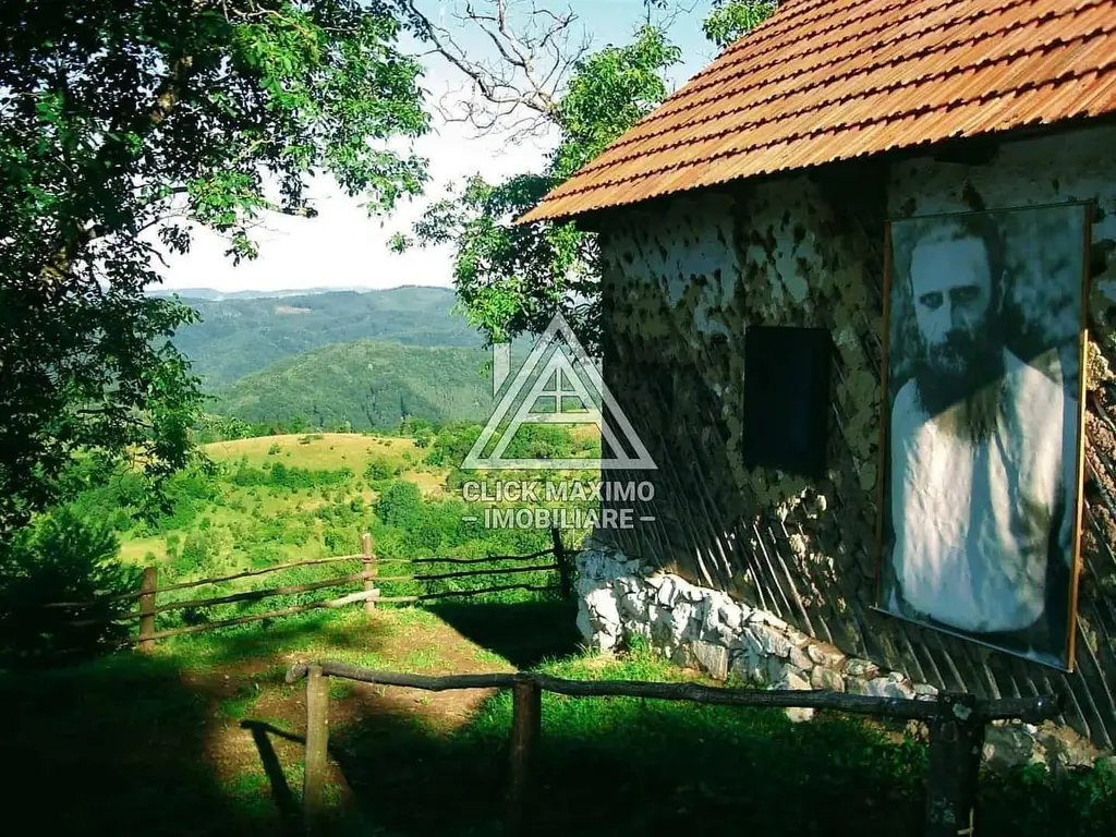 CASĂ și TEREN 85.000 mp – Casa părintească Părintele Arsenie Boca
