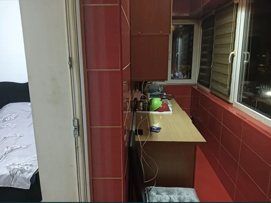 Vand apartament 2 camere decomandat