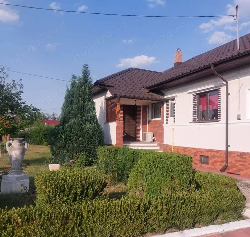 Casa la 40 km de București și la 15km de Ploiesti
