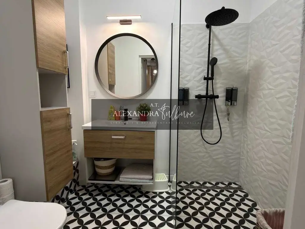 Apartament de vanzare 3 camere, 2 bai, gradina, parcare, Poligon