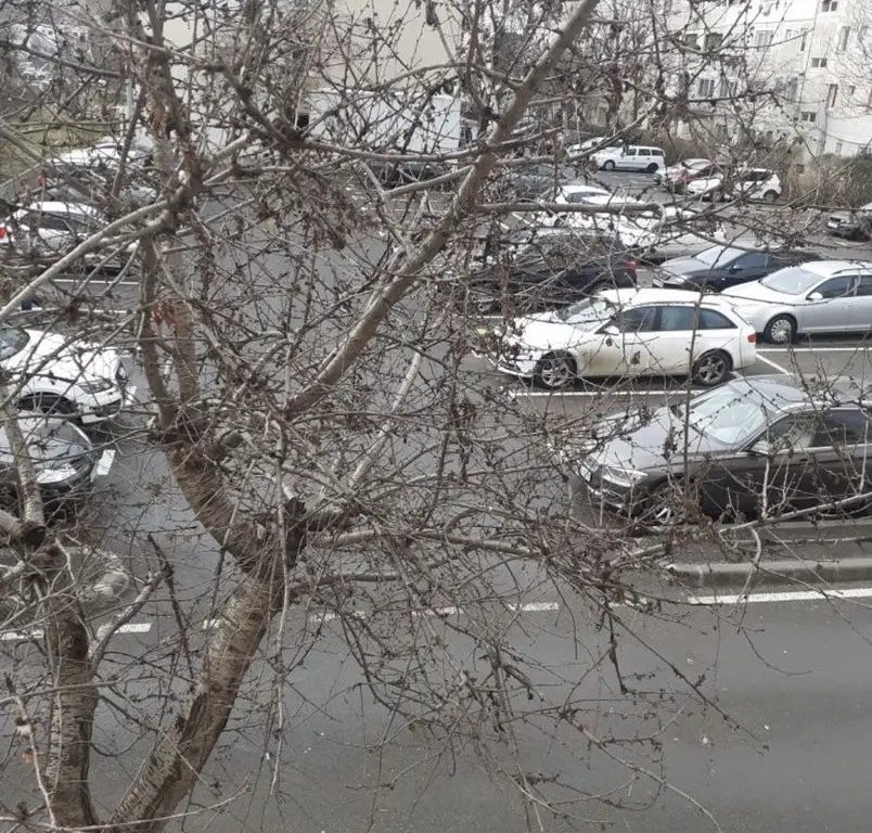 Vand ap cu 3 camere zona Tomis Nord