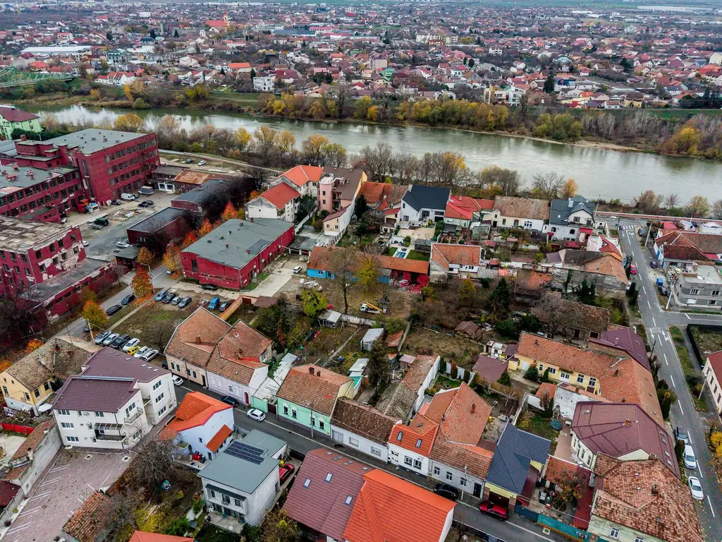 Căminul ideal pentru familia ta: casă cu teren, pe Malul Mureșului