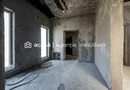 Casă nouă cu etaj semifinalizată, zonă liniștită în Aradul Nou