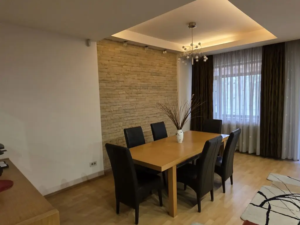 Baneasa Teisani vila 7 camere teren 1000 mp