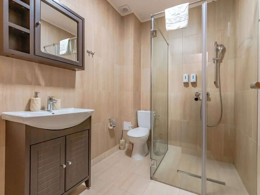 Pensiune Râșnov, 13 camere plus locuință proprietar, zonă Cetate