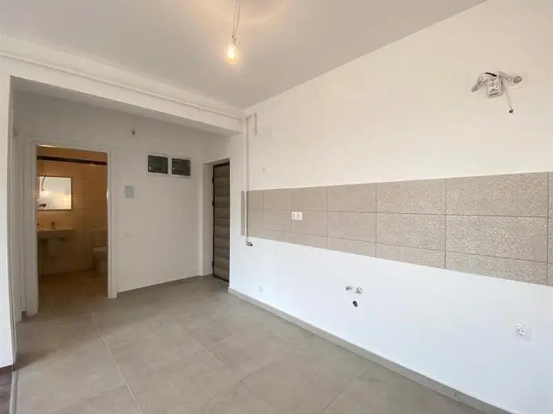 Apartament tip studio pozitionat la etajul 1 zona Tractorul Brasov