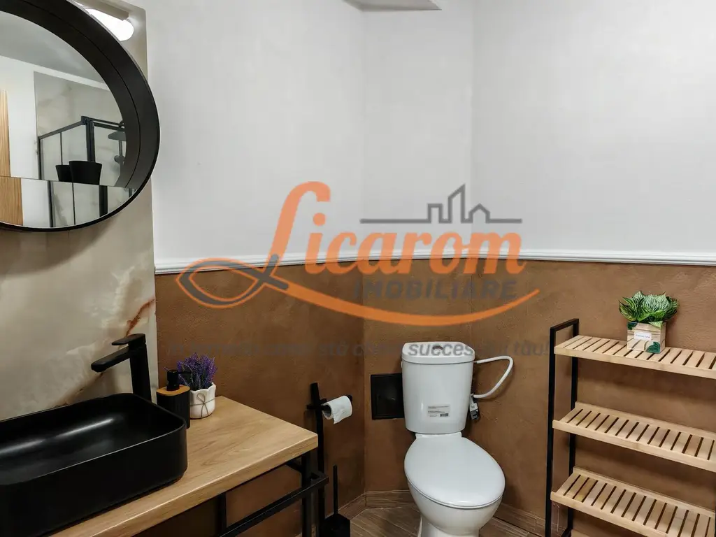 Apartament tip Casa 4 camere strada Carpatilor,totul nou.
