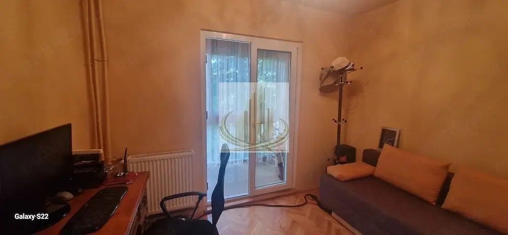 Apartament 4 camere decomandat, 82 mp, etaj 1, Aradului
