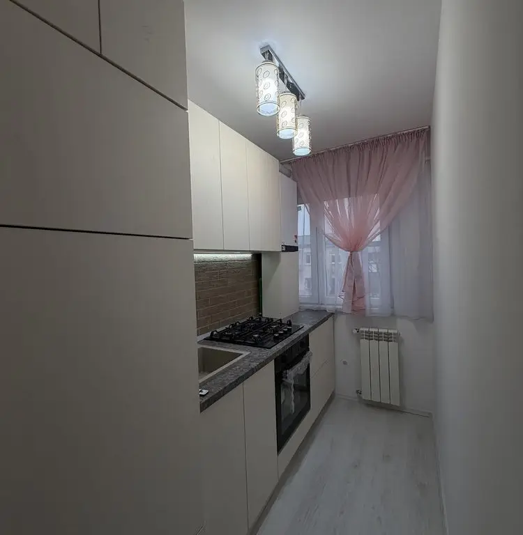 BRASADAS vinde ap 2 cam etaj 4/4 - Zona Micro 15.