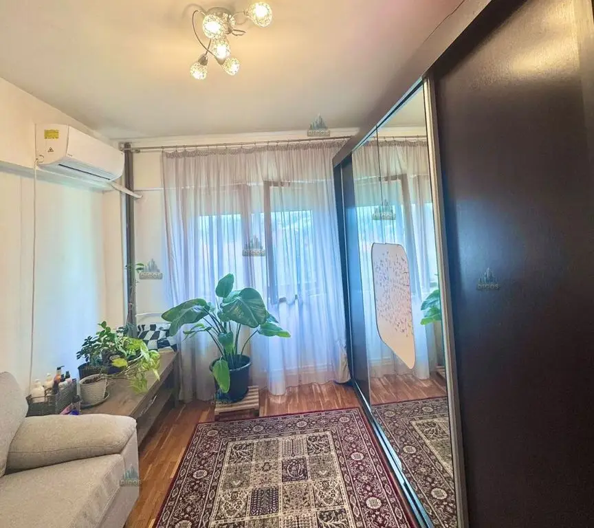 Apartament 3 camere de vânzare – Zona Valah