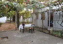 Vand casă cu teren.