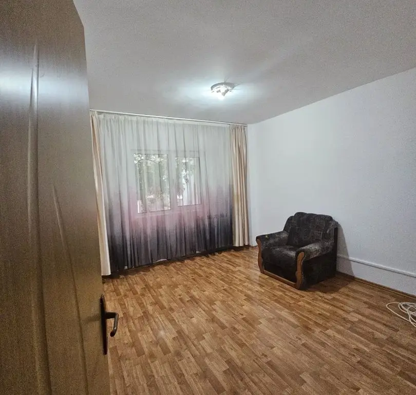 INCHIRIERE APARTAMENT 4 CAMERE | PARTER