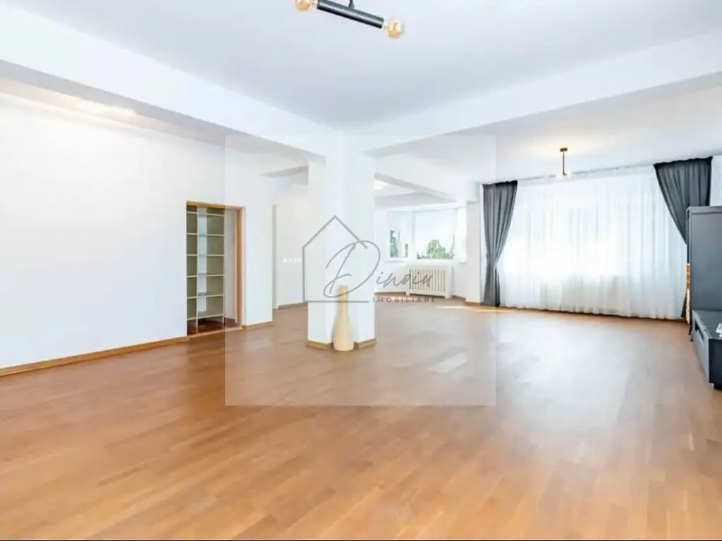 Vila Pipera I Complex Azur I 5 camere, jacuzzi, curte I COMISION 0%