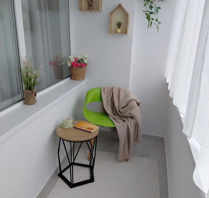 Vanzare - apartament cu 3 camere, Micro 16, renovat, mobilat nou