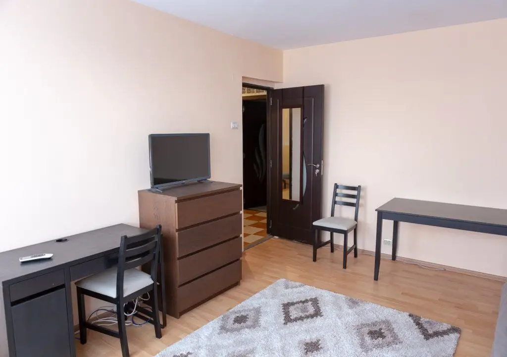 BRASADAS închiriază garsoniera et 9/9 40mp Dimtrie Cantemir.
