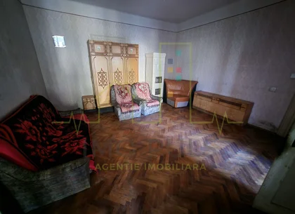 Ultracentral. Parter inalt. Intrare separata. Teren 403 mp in proprietate.