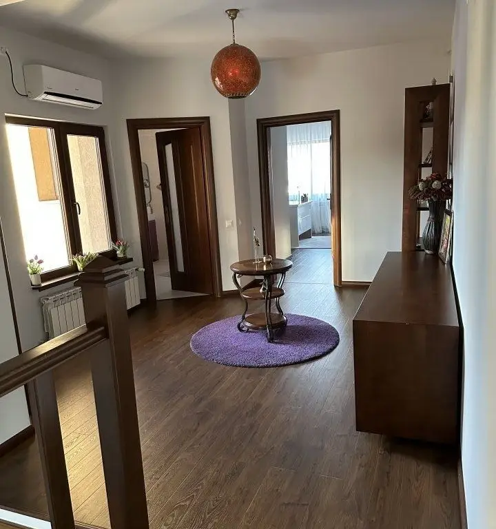Casa /vila de vanzare - Militari zona Păcii