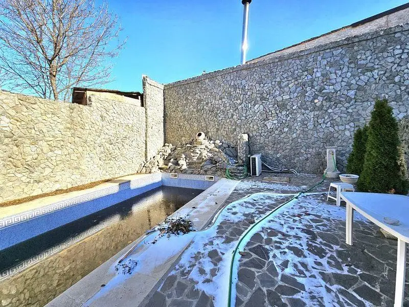 Glina vila noua cu piscina