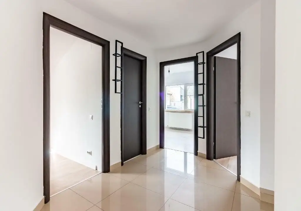 Casa individuala sector 5, strada dantelei, 500 m2 curte