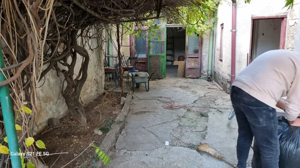 Ag BRASADAS vinde casă cu 2 apart. Calea Călărașilor Coposu.