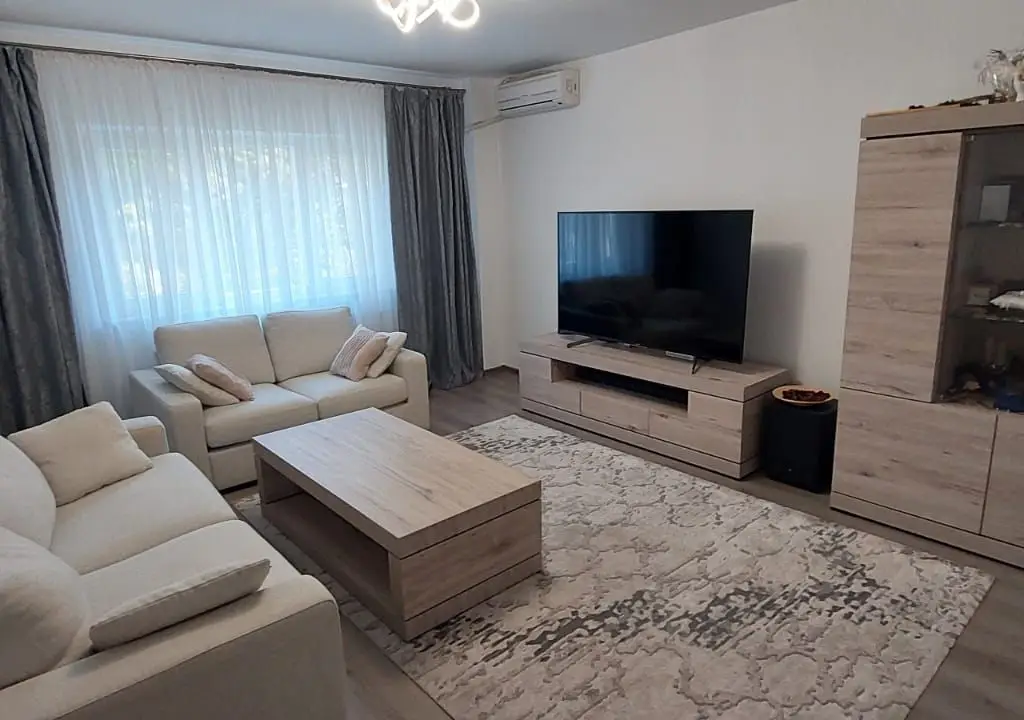 Bd. Unirii, 3 camere, 2 bai, centrala termica, parcare, lux