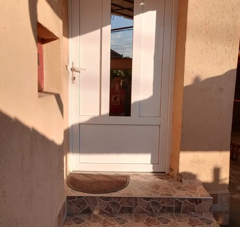 ageuropa.ro vinde casa in zona 14 Mai cu 3 cam. si teren aferent de 500mp.